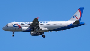 Photo of RA-73818 - Airbus A320-232 operated by Ural Airlines