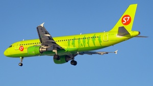Photo of VQ-BRG - Airbus A320-214 operated by S7 Airlines