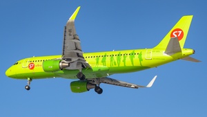 Photo of VP-BOL - Airbus A320-214 operated by S7 Airlines