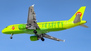 Photo of VQ-BET - Airbus A320-214 operated by S7 Airlines
