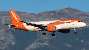 Photo of OE-ICB - Airbus A320-214 operated by easyJet Europe