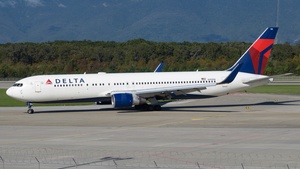 Photo of N195DN - Boeing 767-332(ER) operated by Delta Air Lines