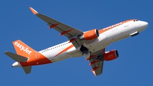 Photo of OE-IVM - Airbus A320-214 operated by easyJet Europe