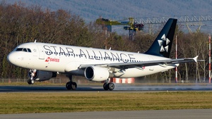 Photo of HB-IJM - Airbus A320-214 operated by Swiss International Air Lines