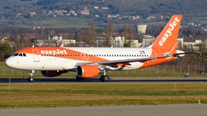 Photo of OE-IVI - Airbus A320-214 operated by easyJet Europe