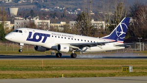 Photo of SP-LIN - Embraer ERJ-175LR operated by LOT Polish Airlines