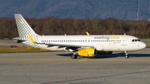 Photo of EC-MKO - Airbus A320-232 operated by Vueling