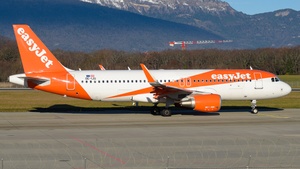 Photo of OE-IJU - Airbus A320-214 operated by easyJet Europe