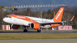 Photo of HB-AYE - Airbus A320-251N operated by easyJet Switzerland