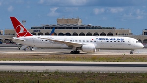 Photo of TC-LLM - Boeing 787-9 Dreamliner operated by Turkish Airlines
