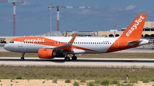 Photo of G-UZHC - Airbus A320-251N operated by easyJet