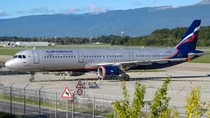 Photo of VP-BOE - Airbus A321-211 operated by Aeroflot