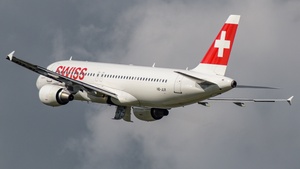 Photo of HB-JLR - Airbus A320-214 operated by Swiss International Air Lines