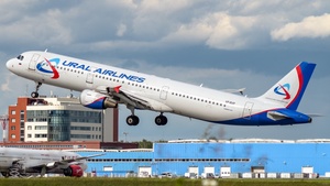 Photo of VP-BVP - Airbus A321-211 operated by Ural Airlines