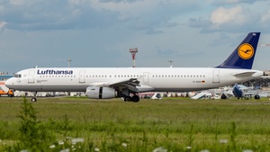 Photo of D-AISH - Airbus A321-231 operated by Lufthansa