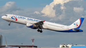 Photo of VQ-BDA - Airbus A321-211 operated by Ural Airlines