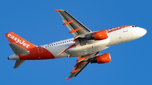 Photo of OE-LQE - Airbus A319-111 operated by easyJet Europe
