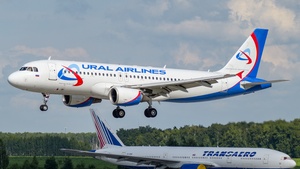Photo of VQ-BFV - Airbus A320-214 operated by Ural Airlines