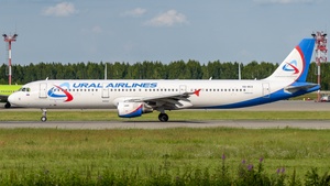 Photo of VQ-BCX - Airbus A321-211 operated by Ural Airlines