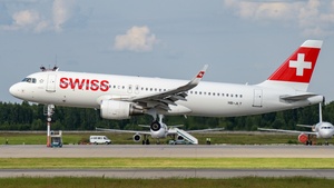 Photo of HB-JLT - Airbus A320-214 operated by Swiss International Air Lines