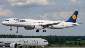 Photo of D-AIDK - Airbus A321-231 operated by Lufthansa