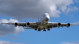 Photo of 9V-SKQ - Airbus A380-841 operated by Singapore Airlines