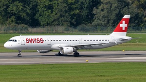 Photo of HB-IOH - Airbus A321-111 operated by Swiss International Air Lines