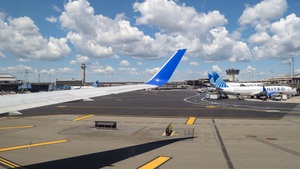 Photo of N671UA - Boeing 767-322(ER) operated by United Airlines