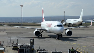 Photo of A6-AUF - Airbus A320-214 operated by Air Arabia Abu Dhabi