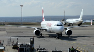 Photo of A6-AUF - Airbus A320-214 operated by Air Arabia Abu Dhabi