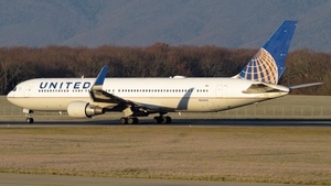 Photo of N663UA - Boeing 767-322(ER) operated by United Airlines