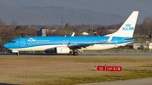 Photo of PH-BXA - Boeing 737-8K2 operated by KLM Royal Dutch Airlines