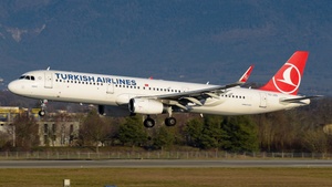 Photo of TC-JSS - Airbus A321-231 operated by Turkish Airlines