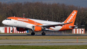 Photo of OE-IJA - Airbus A320-214 operated by easyJet Europe
