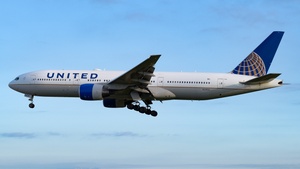 Photo of N228UA - Boeing 777-222(ER) operated by United Airlines