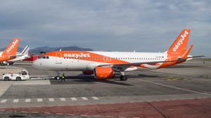 Photo of G-EZRL - Airbus A320-214 operated by easyJet