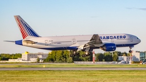 Photo of EI-UNW - Boeing 777-222(ER) operated by Transaero