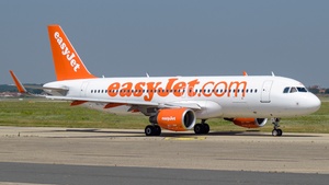 Photo of OE-IVL - Airbus A320-214 operated by easyJet Europe