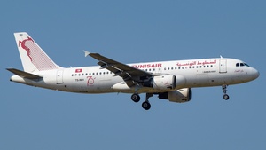 Photo of TS-IMH - Airbus A320-211 operated by Tunisair