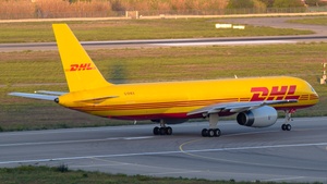 Photo of G-DHKX - Boeing 757-23A(PF) operated by DHL Air