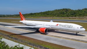 Photo of VQ-BGL - Boeing 777-31H(ER) operated by Royal Flight