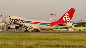 Photo of LX-YCV - Boeing 747-4R7F operated by Cargolux Italia