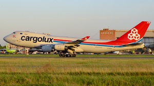 Photo of LX-RCV - Boeing 747-4R7F operated by Cargolux