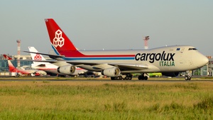 Photo of LX-VCV - Boeing 747-4R7F operated by Cargolux Italia