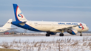 Photo of VQ-BOB - Airbus A321-211 operated by Ural Airlines