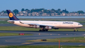Photo of D-AIGS - Airbus A340-313 operated by Lufthansa