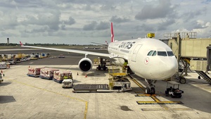 Photo of VH-QPL - Airbus A330-302 operated by Qantas