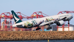 Photo of B-KQU - Boeing 777-367(ER) operated by Cathay Pacific Airways