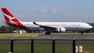 Photo of VH-EBL - Airbus A330-203 operated by Qantas