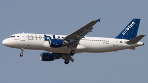 AP-BNU - Airbus A320-214